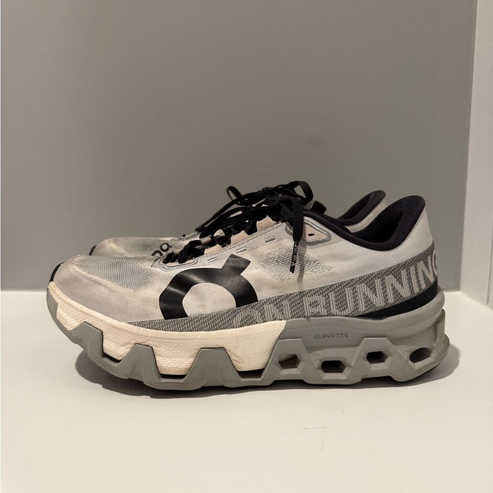 On Running Women’s Cloudmonster Hyper